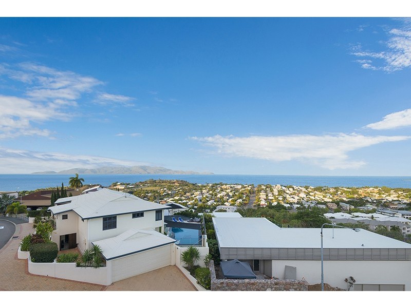 1 Balmoral Drive, Castle Hill QLD 4810