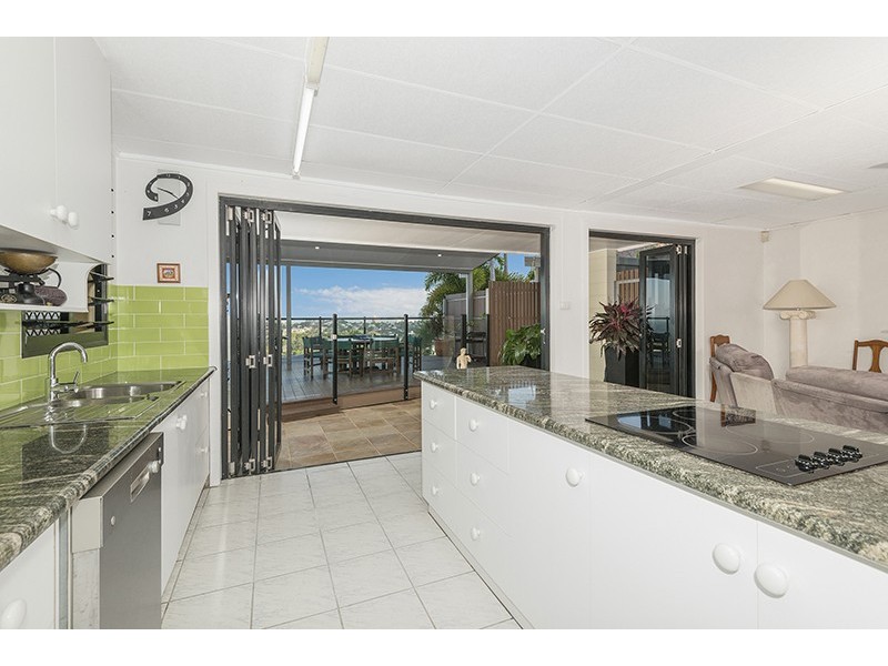 1 Balmoral Drive, Castle Hill QLD 4810