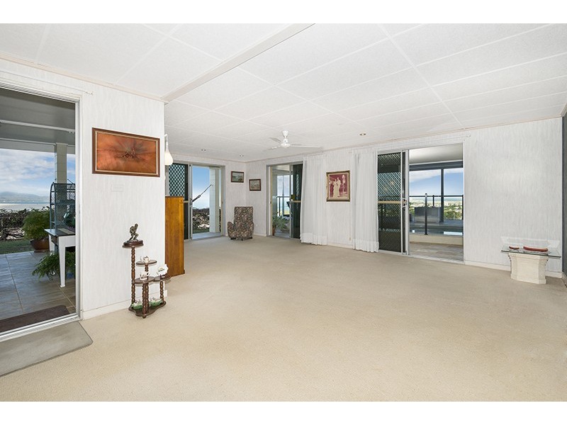 1 Balmoral Drive, Castle Hill QLD 4810