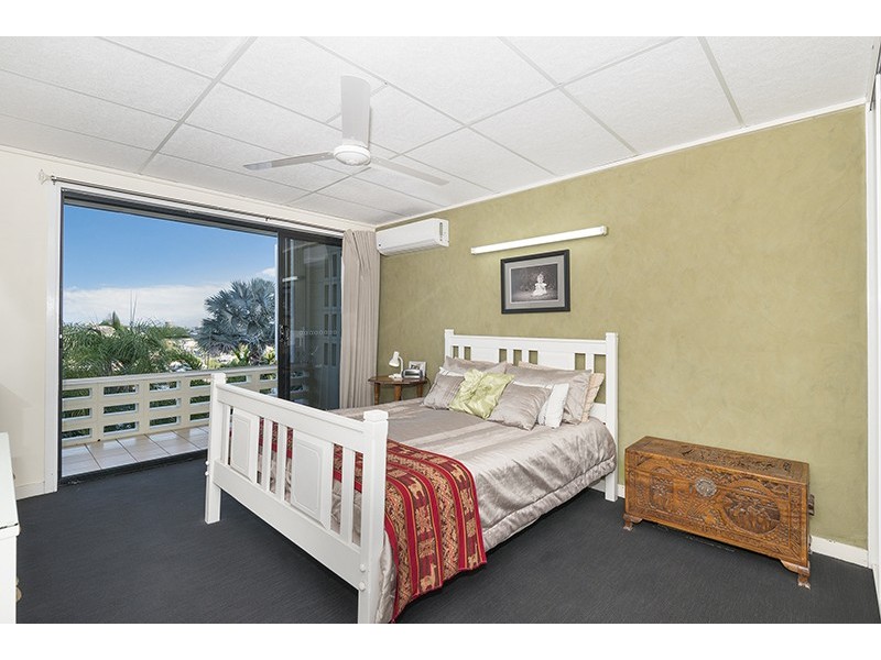 1 Balmoral Drive, Castle Hill QLD 4810