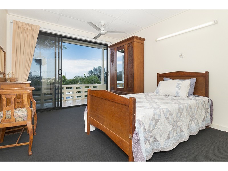 1 Balmoral Drive, Castle Hill QLD 4810