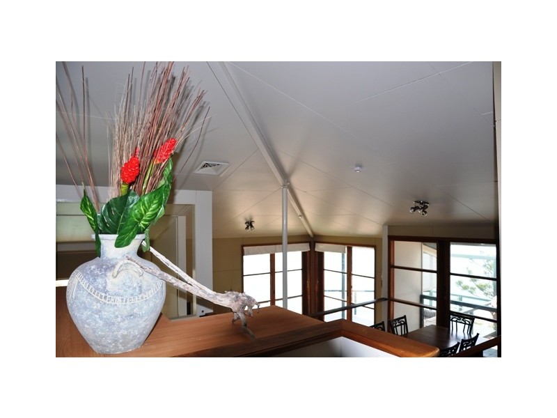 12a Boulder Court, Nelly Bay QLD 4819