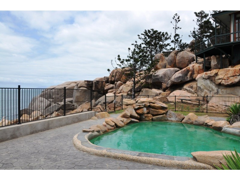 12a Boulder Court, Nelly Bay QLD 4819