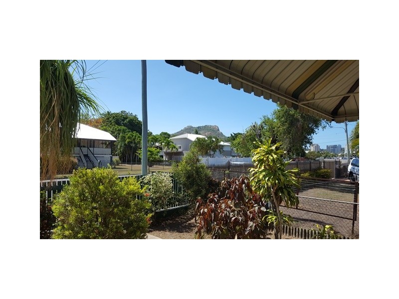9 Tenth Avenue, Railway Estate QLD 4810