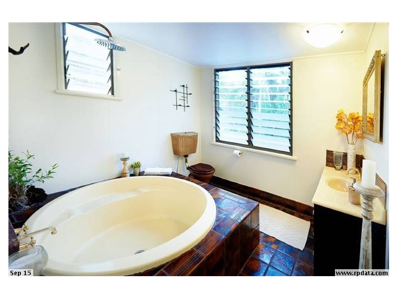 9 Garrick Street, West End QLD 4810