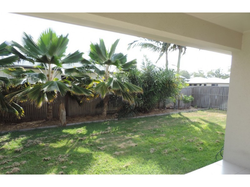 19 Coolaree Drive, Bushland Beach QLD 4818