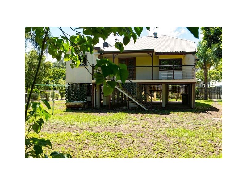 35 Davidson Street, South Townsville QLD 4810