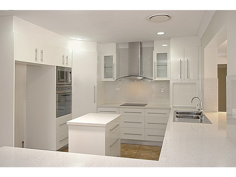 6 Golf Links Drive, Kirwan QLD 4817