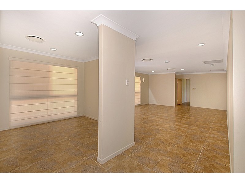 6 Golf Links Drive, Kirwan QLD 4817