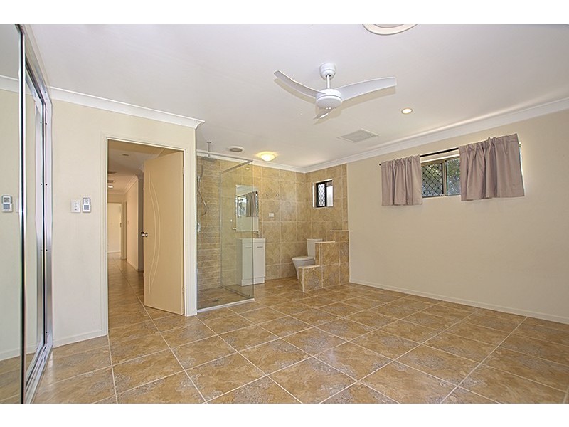 6 Golf Links Drive, Kirwan QLD 4817