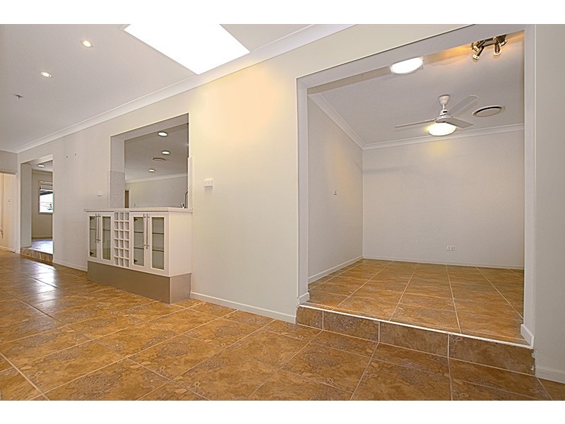 6 Golf Links Drive, Kirwan QLD 4817