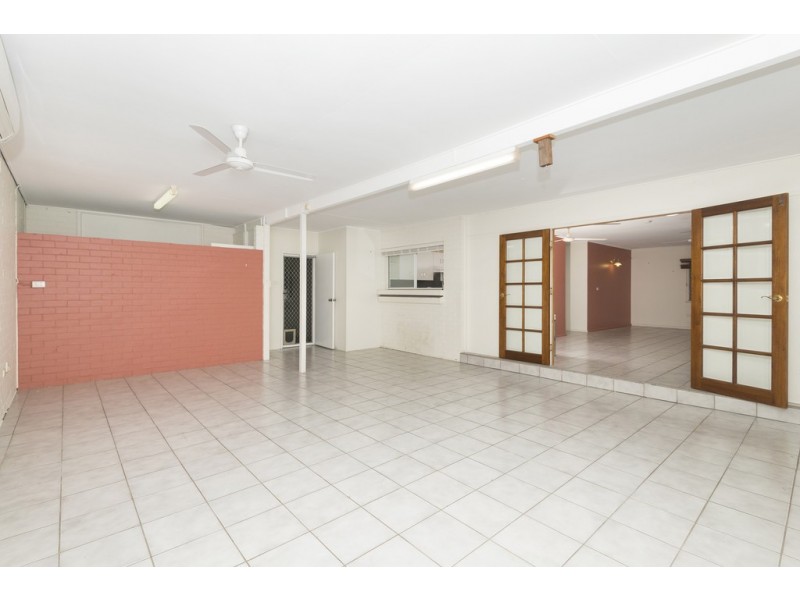 18 Werona Street, Mundingburra QLD 4812