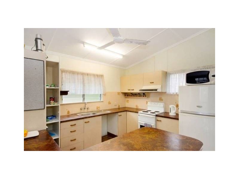 154 Charles Street, Cranbrook QLD 4814