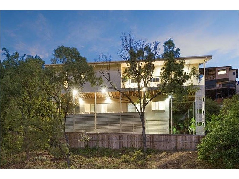 20 The Point, Castle Hill QLD 4810
