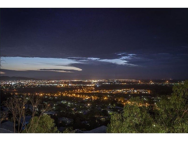 20 The Point, Castle Hill QLD 4810