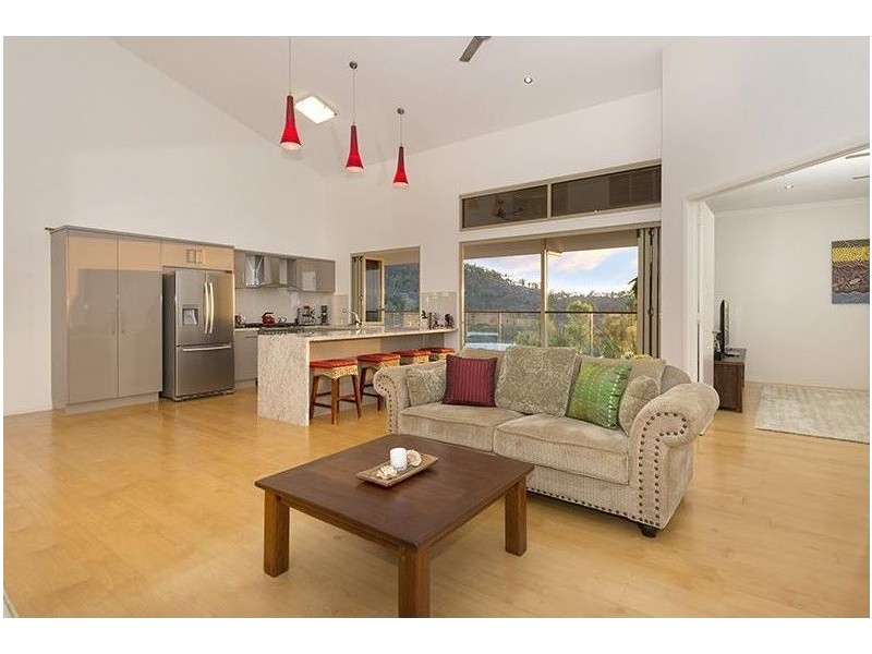 20 The Point, Castle Hill QLD 4810