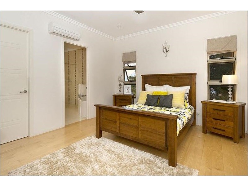 20 The Point, Castle Hill QLD 4810