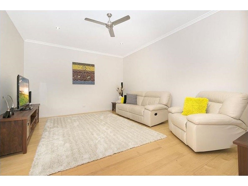 20 The Point, Castle Hill QLD 4810