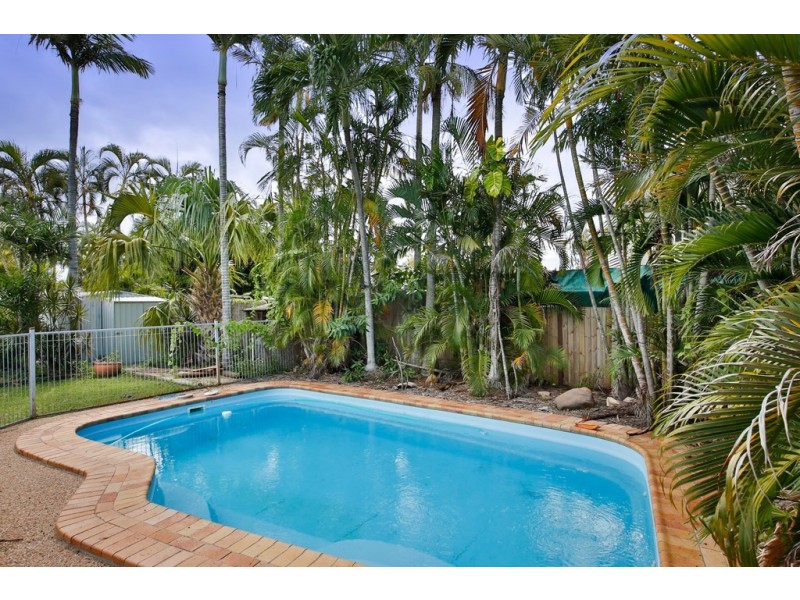 18 Adelong Drive, Cranbrook QLD 4814