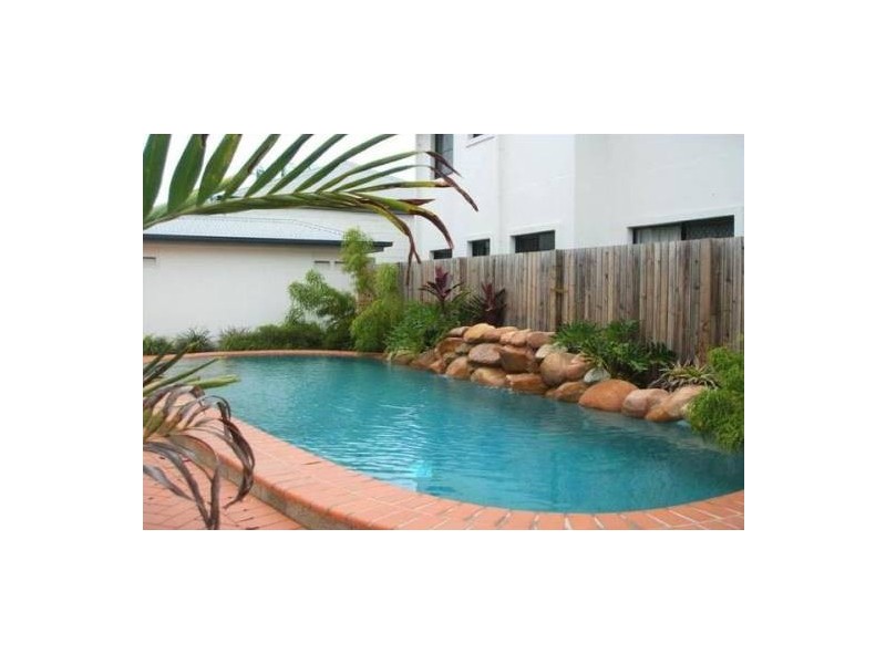 2/38 Percy Street, West End QLD 4810