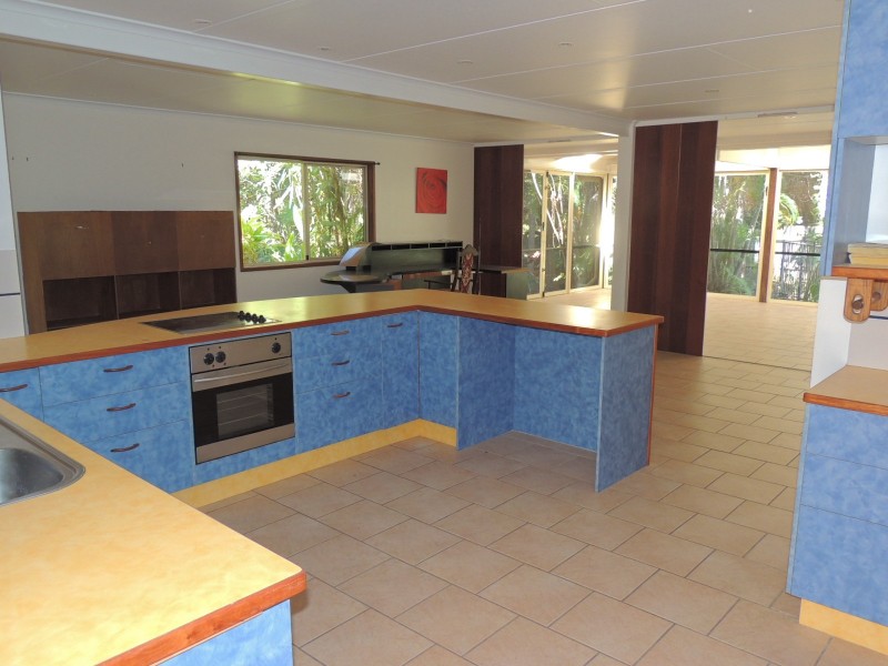 24 Sooning Street, Nelly Bay QLD 4819