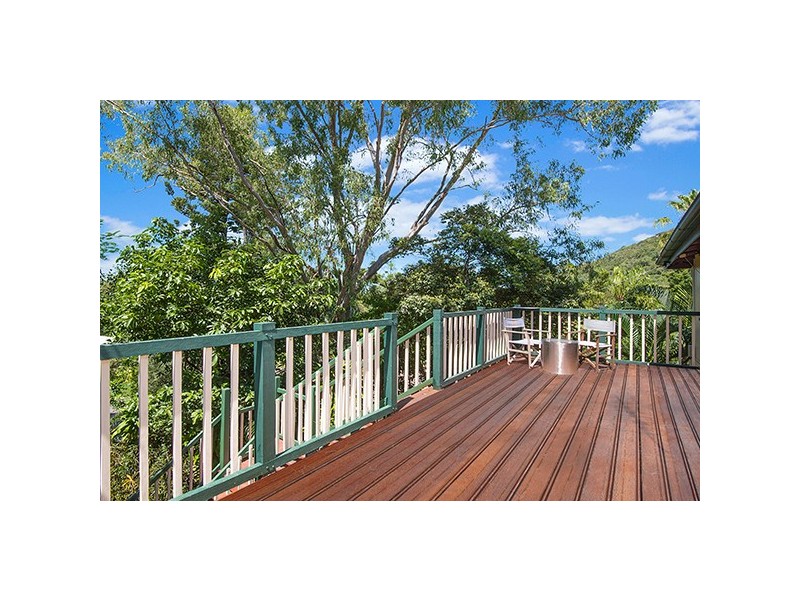 17 McCabe Crescent, Arcadia, Magnetic Island QLD 4819