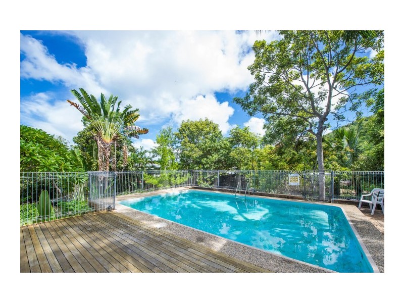 17 McCabe Crescent, Arcadia, Magnetic Island QLD 4819