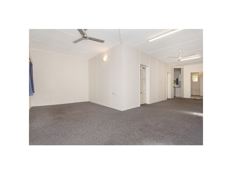 17 McCabe Crescent, Arcadia, Magnetic Island QLD 4819