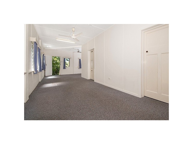 17 McCabe Crescent, Arcadia, Magnetic Island QLD 4819