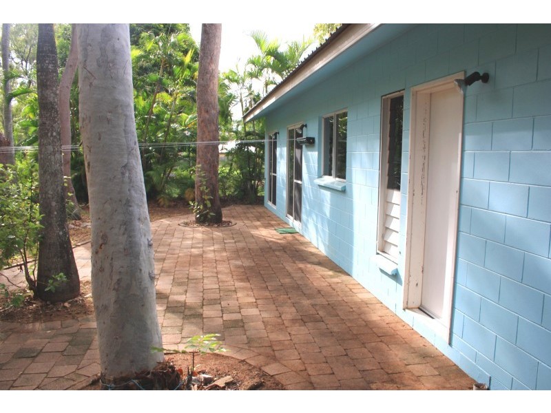 17 Compass Crescent, Nelly Bay QLD 4819