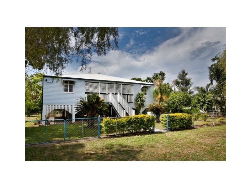 19 Sixth Street, South Townsville QLD 4810