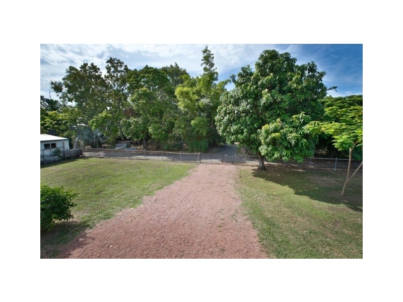 19 Sixth Street, South Townsville QLD 4810