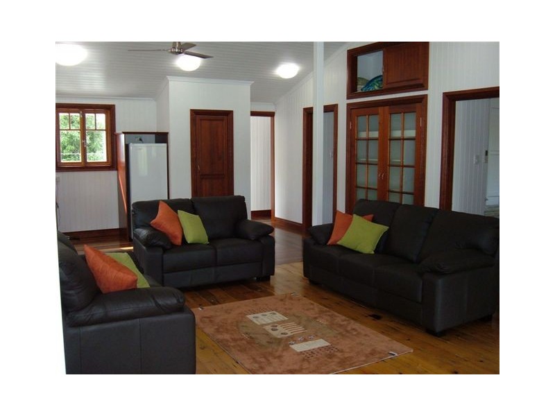 14 Yule St – Island Life House from $300 p/n, Magnetic Island QLD 4819