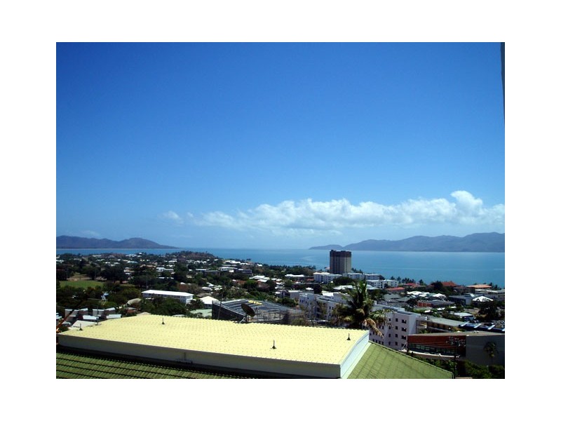 11/7 Hale Street, Townsville QLD 4810