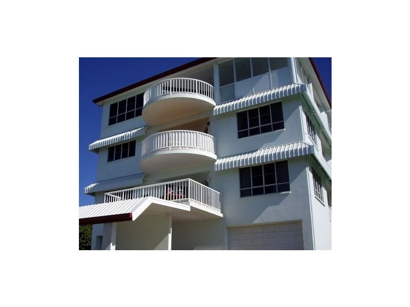 2/17 Willmett Street, North Ward QLD 4810