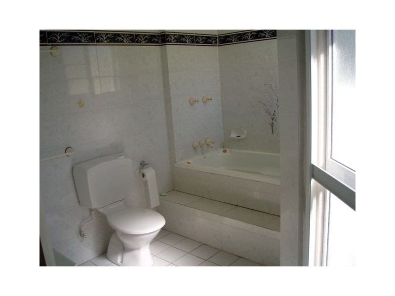 2/17 Willmett Street, North Ward QLD 4810