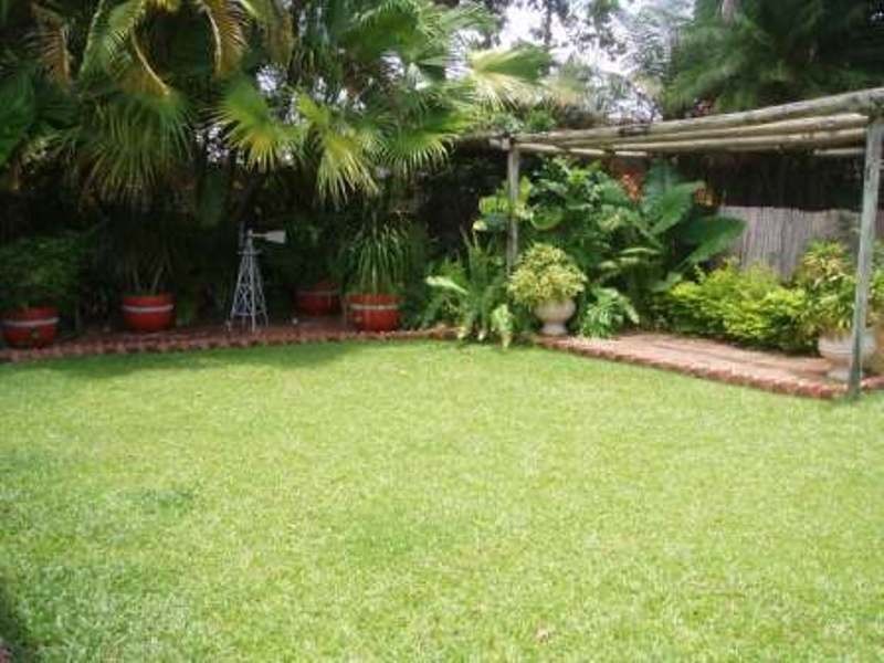 8 Surrey Street, Hyde Park QLD 4812