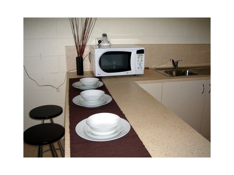 2/37 Hugh Street, Townsville West QLD 4810