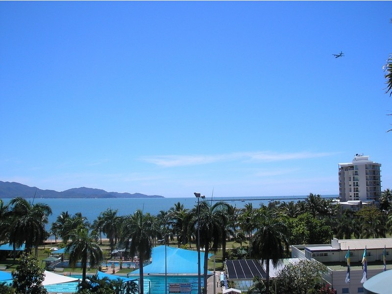 7/30 The Strand, North Ward QLD 4810