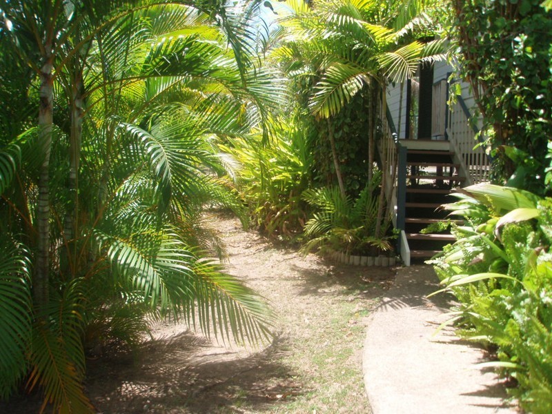 27 Somerset St Horseshoe Bay from $150 p/n, Magnetic Island QLD 4819
