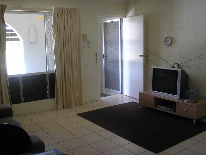 1/37 Hugh Street, Townsville West QLD 4810