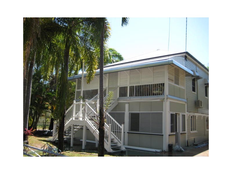 2/4  Sixth Avenue, South Townsville QLD 4810