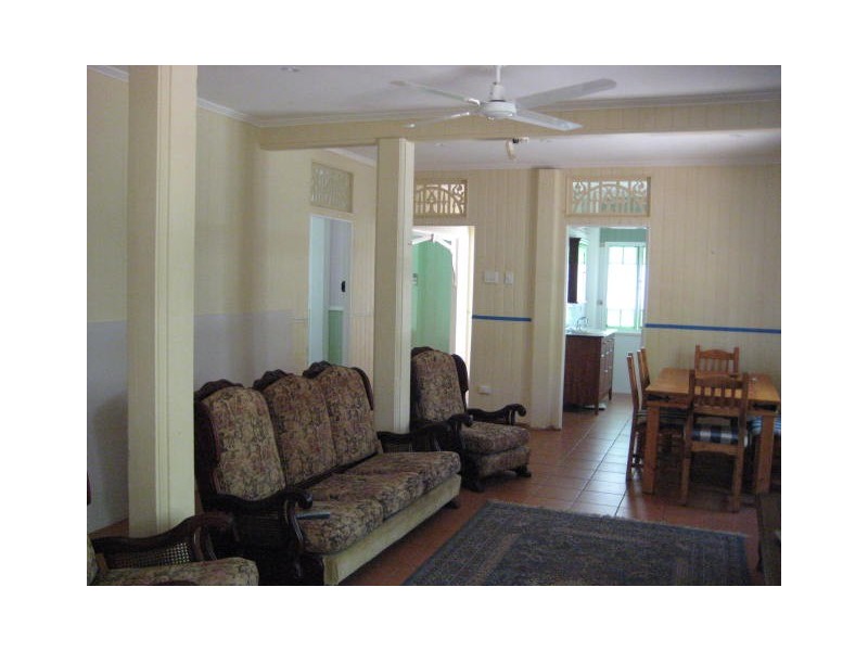 2/4  Sixth Avenue, South Townsville QLD 4810