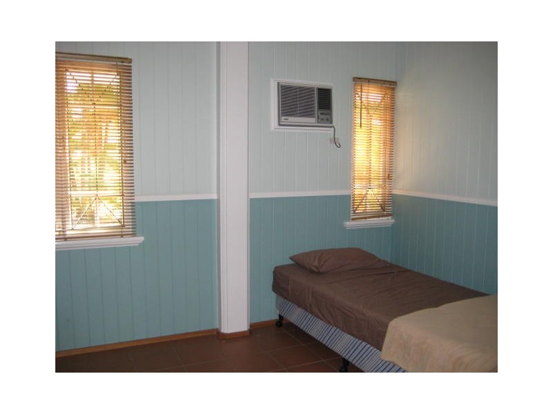 2/4  Sixth Avenue, South Townsville QLD 4810