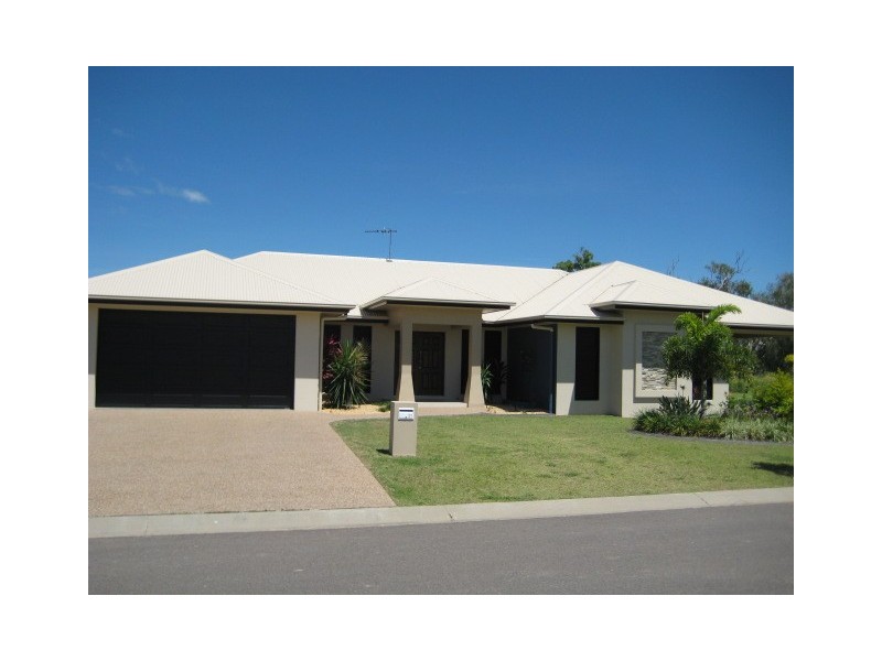 31  Sheerwater Parade, Douglas QLD 4354