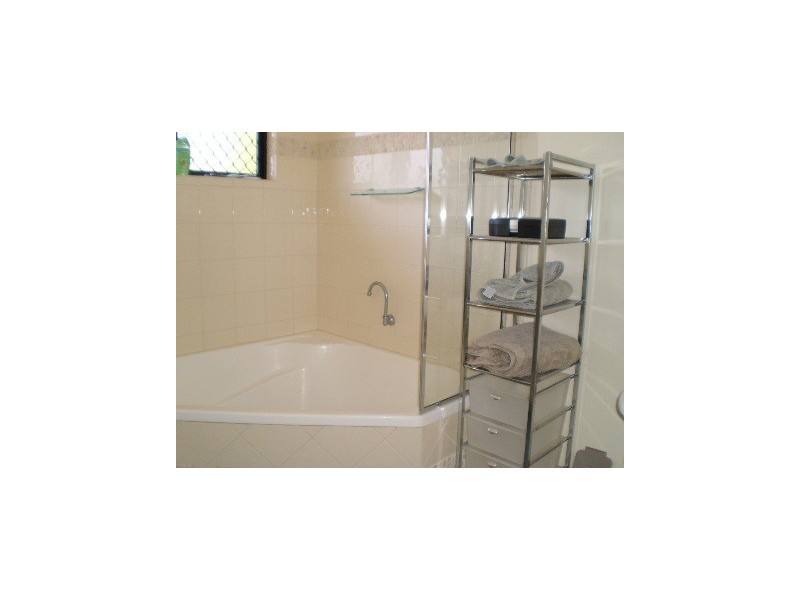 2/70  Livingstone Street, Townsville QLD 4810