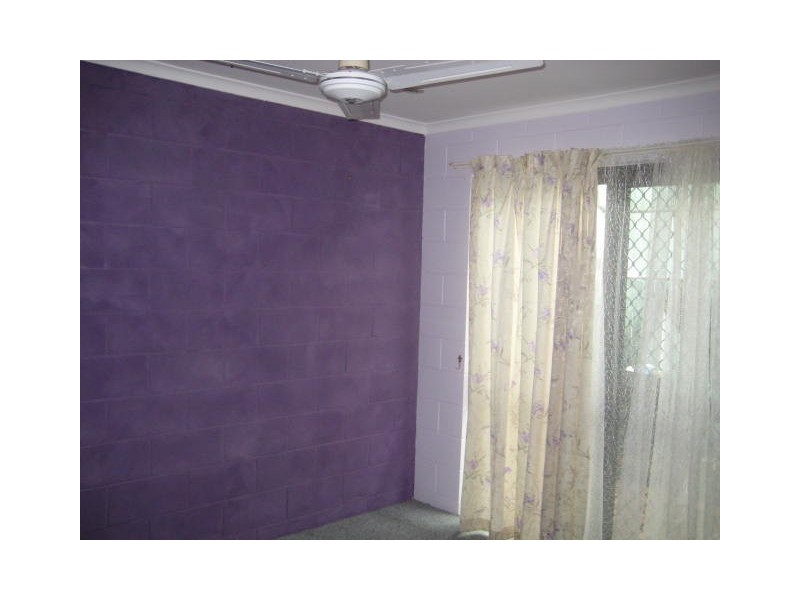 2/1 Halloran Street, Hermit Park QLD 4812