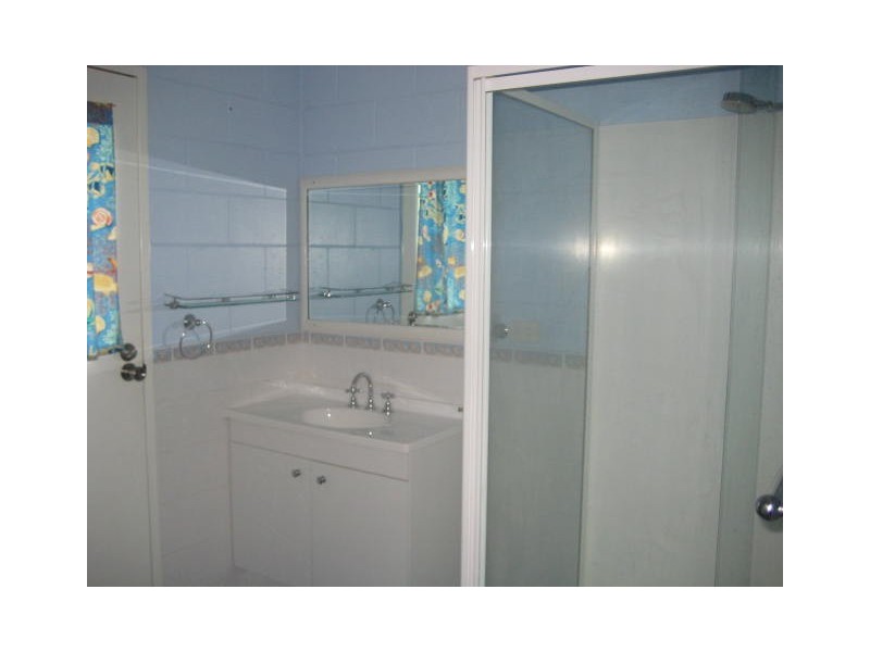 2/1 Halloran Street, Hermit Park QLD 4812