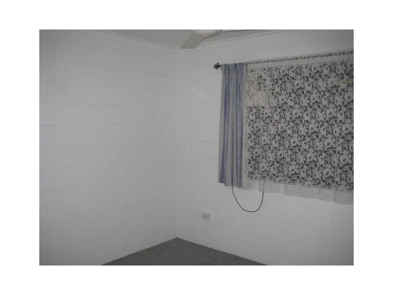 2/1 Halloran Street, Hermit Park QLD 4812