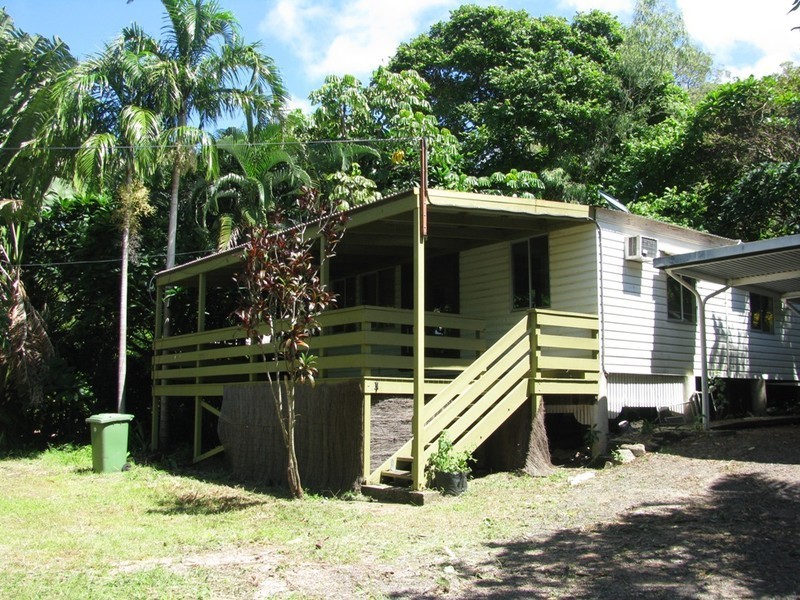 51 Hayles Ave, Arcadia, Magnetic Island QLD 4819